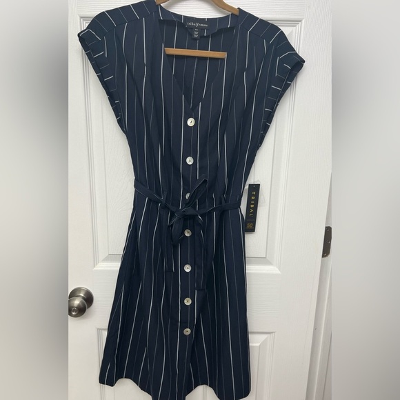 Tribal Dresses & Skirts - NWT navy structured cap-sleeve shirt dress with pockets